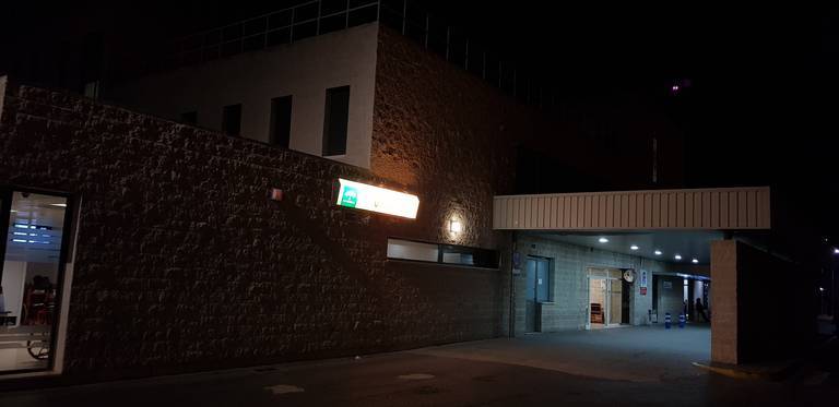 Las Urgencias del hospital Juan Ramón Jiménez se vacían por el miedo al coronavirus