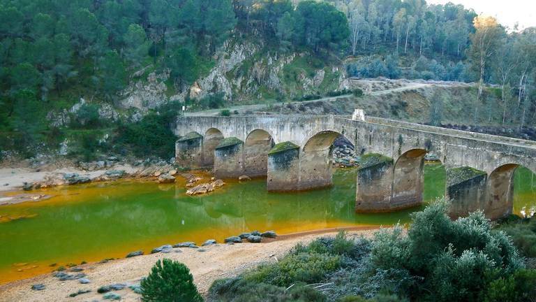 La Guardia Civil rescata a cuatro senderistas perdidos en Calañas