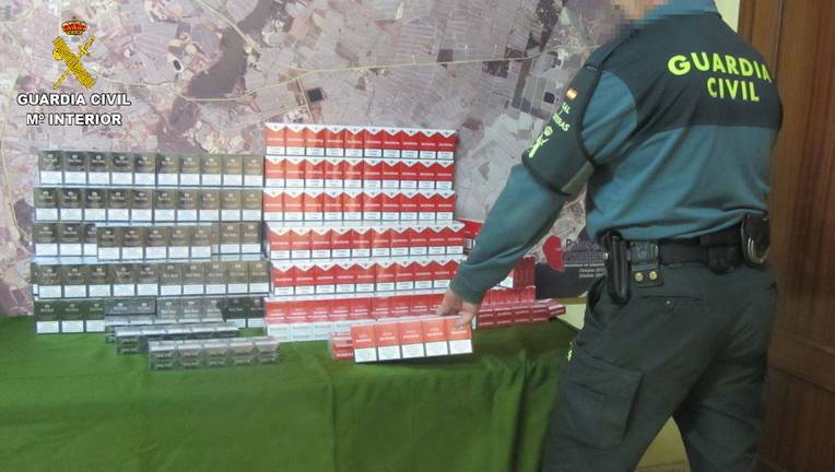 Intervenidas 1.200 cajetillas de tabaco de contrabando en Almonte y Palos