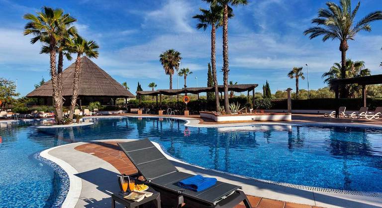 El 95% de las plazas hoteleras de Huelva estarán disponibles a principios de julio 1 El 95% de las plazas hoteleras de Huelva estarán disponibles a principios de julio
