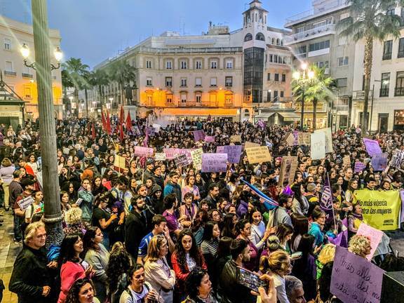 Huelva sale a la calle para exigir igualdad