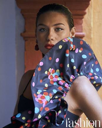 La modelo onubense Carmen Santacruz en la revista Fashion Hola