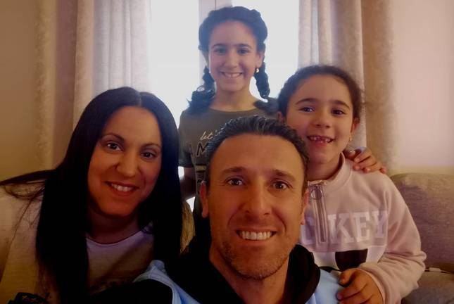 Diego Moisés Santos: la dificultad de compaginar la Policía Local y la familia durante la pandemia