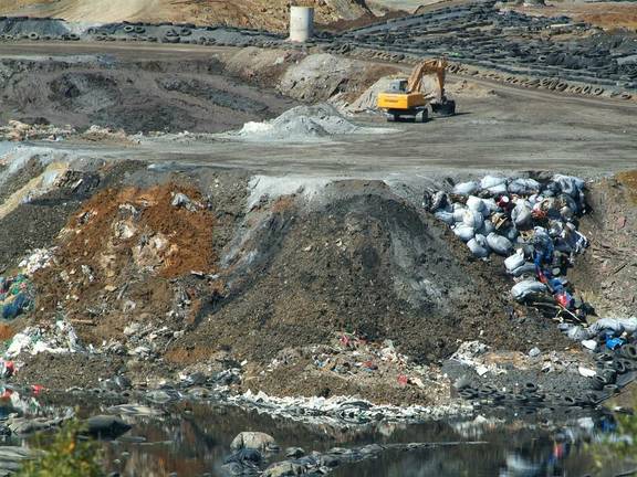 IU exige el cierre del vertedero de Nerva y compensaciones económicas