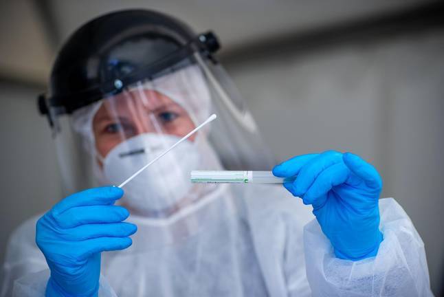 Tres fallecidos, 10 nuevas hospitalizaciones y 191 nuevos positivos por Covid en Huelva