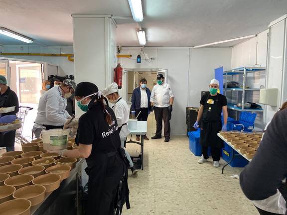 La cocina de emergencia de Huelva se traslada a la escuela de hostelería Virgen de Belén
