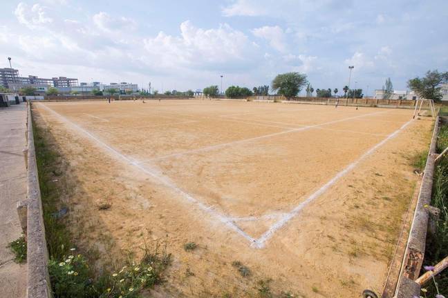 La renovación de los campos de fútbol de Pérez Cubillas y El Torrejón estará a final de año