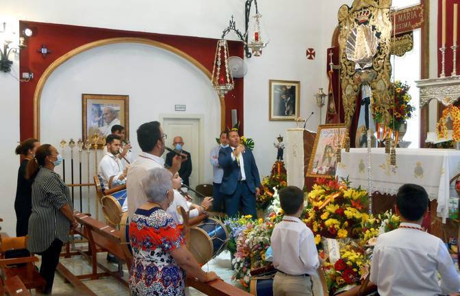Tamboril y sevillanas para un Rocío diferente