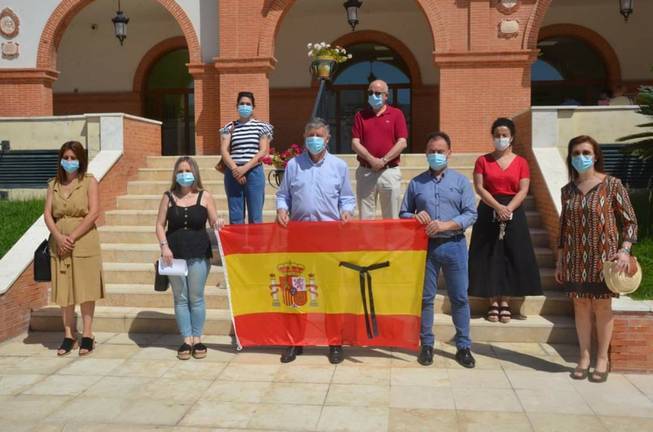 Huelva de luto por las víctimas mortales del coronavirus 11 Huelva de luto por las víctimas mortales del coronavirus