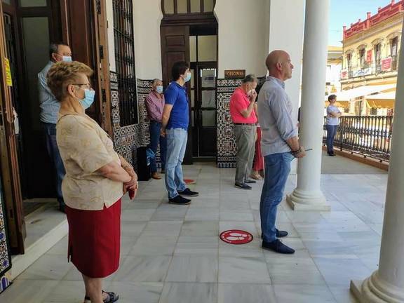 Huelva de luto por las víctimas mortales del coronavirus 15 Huelva de luto por las víctimas mortales del coronavirus