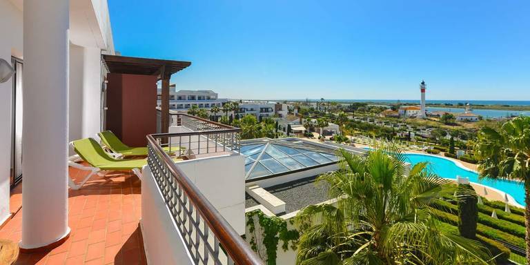 El 95% de las plazas hoteleras de Huelva estarán disponibles a principios de julio 4 El 95% de las plazas hoteleras de Huelva estarán disponibles a principios de julio