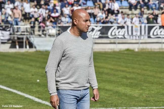 Nafti ya es el principal candidato al banquillo del Recreativo