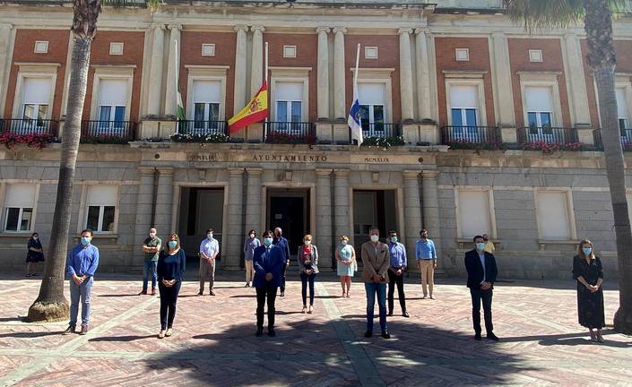 Huelva de luto por las víctimas mortales del coronavirus 4 Huelva de luto por las víctimas mortales del coronavirus