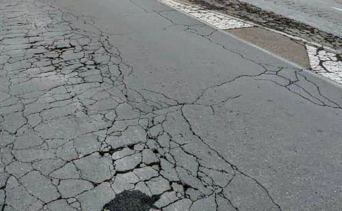 El PSOE exige a la Junta que arregle con urgencia la carretera A-496 de Calañas