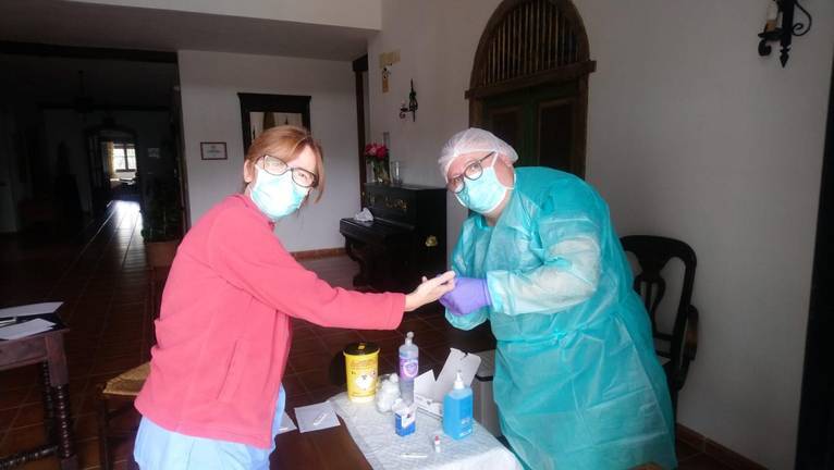 Realizan 4.000 asistencias de seguimiento del Covid-19 en residencias de Huelva