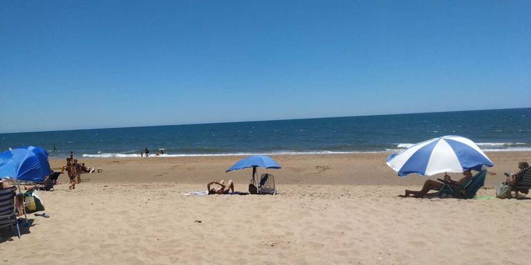 Las playas del litoral de Huelva evitan aglomeraciones y se muestran seguras para los bañistas 1 Las playas del litoral de Huelva evitan aglomeraciones y se muestran seguras para los bañistas