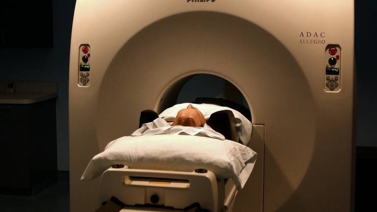 La UHU lidera un estudio sobre sintomatología de tumores cerebrales en pacientes jóvenes