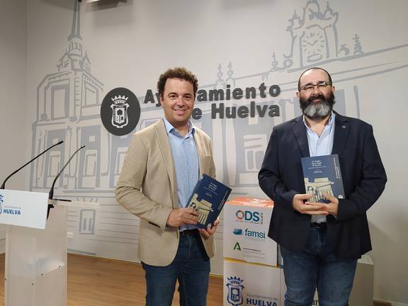 El Ayuntamiento edita 300 ejemplares de ‘El Colegio Santo Ángel de Huelva, apuntes para una historia centenaria’