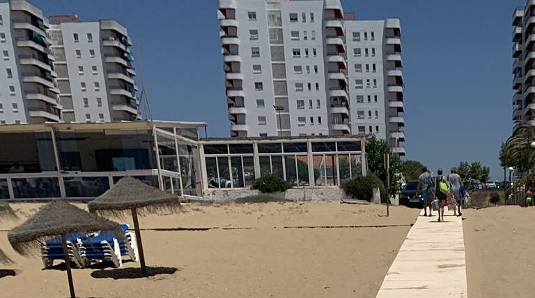 Autorizan la apertura del chiringuito Punta Mar tras considerar que no supone un riesgo