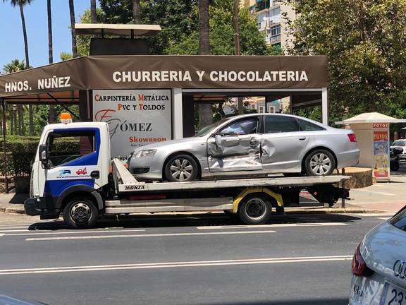 Herido en una fuerte colisión en la avenida Alcalde Federico Molina