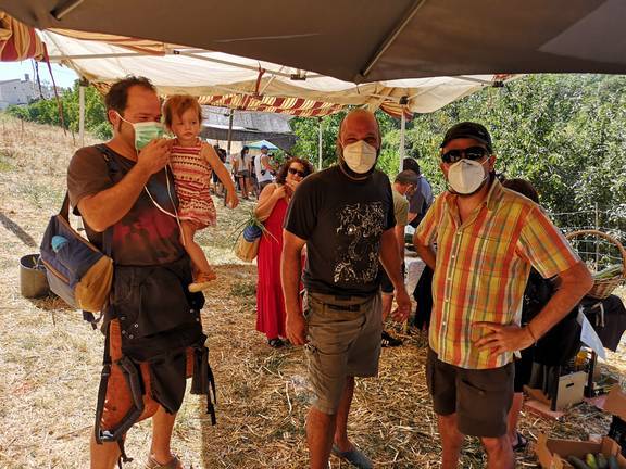 La asociación ‘Pies en la Tierra’ organiza nuevos mercados agrícolas en la Sierra 3 La asociación ‘Pies en la Tierra’ organiza nuevos mercados agrícolas en la Sierra