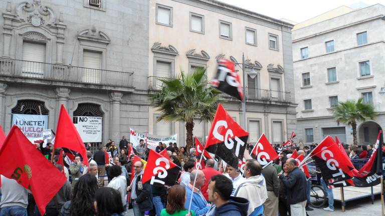 Los trabajadores de servicios sociales y dependencia secundan la huelga de la CGT