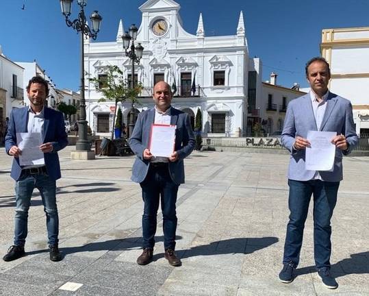 Landero (PSOE) dejará la alcaldía, según IU, tras ser investido como alcalde de Cartaya