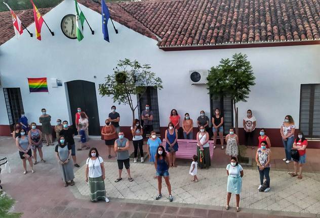 El colegio y el Ayuntamiento de Arroyomolinos protestan ante Educación por la situación del centro