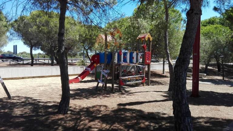 Almonte cierra los parques municipales y áreas de recreo infantil para “evitar” el Covid-19