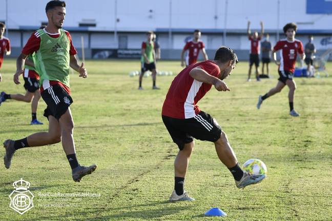 El Recreativo se pone duro para impedir la salida de Alberto Quiles