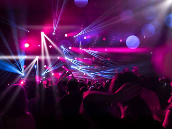 Las discotecas no pueden más: o la Junta les cierra temporalmente o directos a la bancarrota