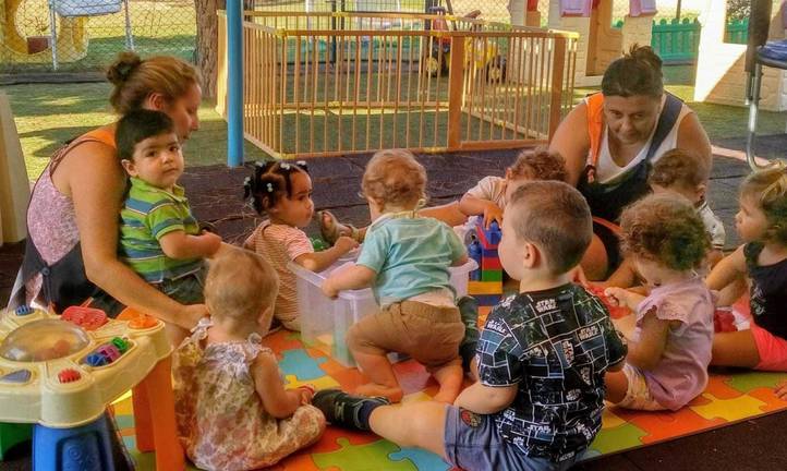 La Junta elimina 74 aulas de Infantil y Primaria en Huelva