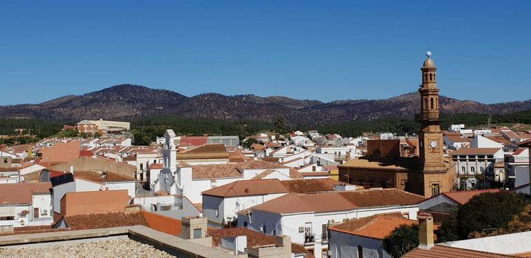 La Caixa reabrirá su oficina en Nerva con nuevos empleados tras los positivos por Covid-19
