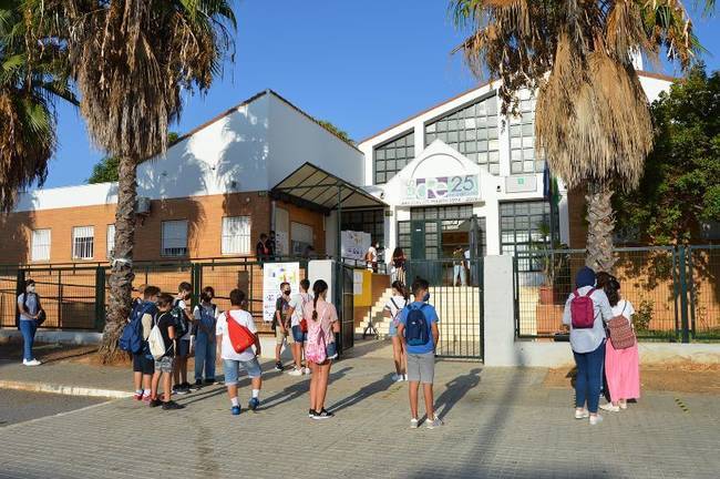 La ESO y el Bachiller comienzan el curso en medio de una huelga general y la amenaza del Covid