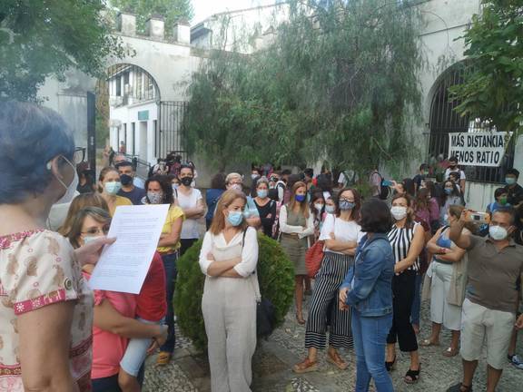 Beas y Aracena inician las protestas por la masificación y la falta de personal anti-Covid