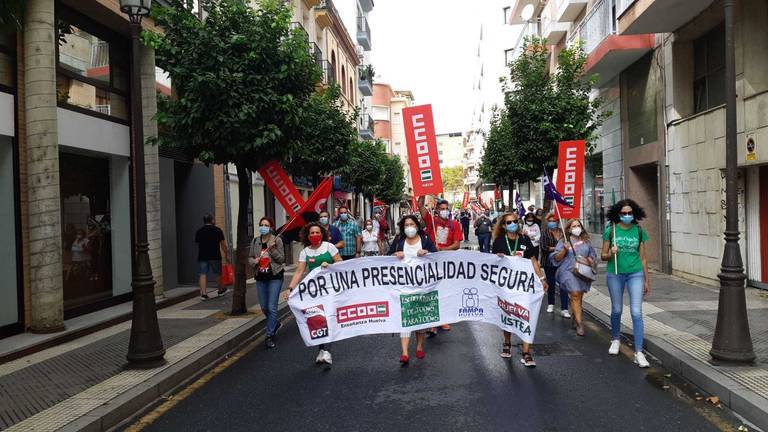 Más del 50% del profesorado secunda la huelga educativa, según CCOO