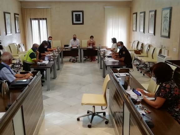 Almonte coordina entre administraciones y Hdad. Matriz las peregrinaciones extraordinarias