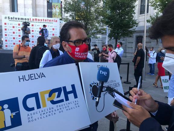 La hostelería ‘se paraliza’ para reivindicar más apoyo