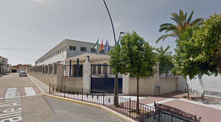 Los padres del Lope de Vega de Almonte exigen a Salud las pruebas PCR para sus hijos