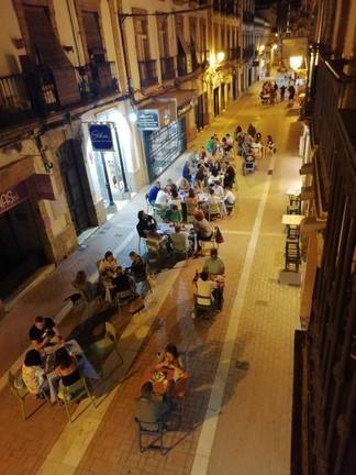 Los bares de la calle Rábida unen sus cocinas para potenciar la gastronomía local