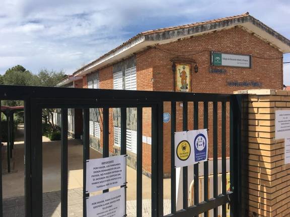 El Colegio de Zalamea ‘confina’ a dos de sus clases por dos positivos entre sus estudiantes