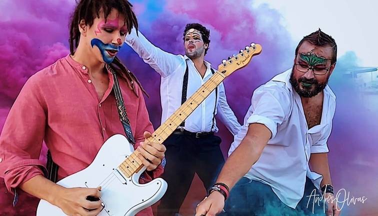 El grupo musical Ermitaño prepara su primer álbum ‘Viva el puto amor’