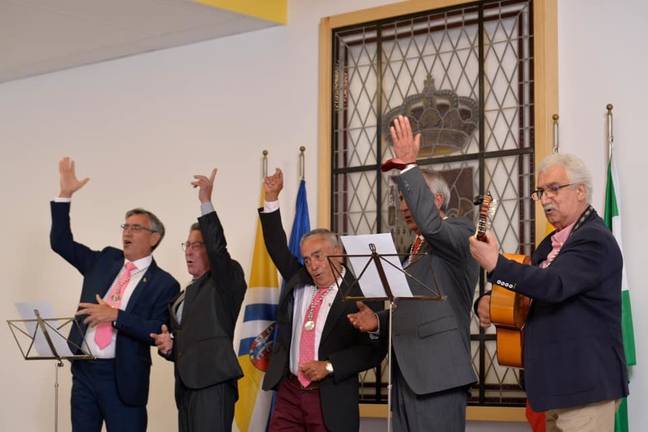 Beas rinde homenaje a sus mejores vecinos en el Día del Municipio
