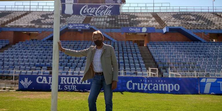 El presidente del Recre se ofrece como diana de las críticas para salvar a los jugadores
