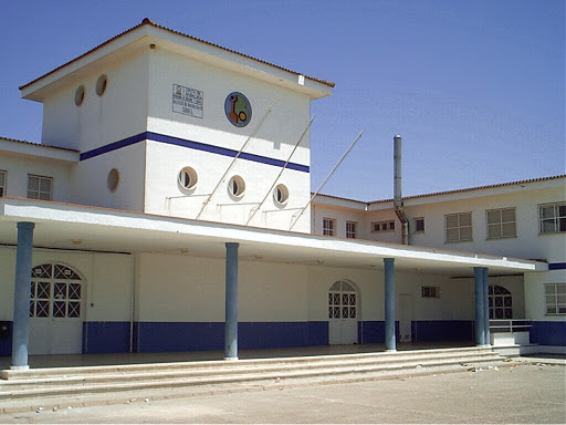 Confinan a 11 alumnos del IES Odiel en Gibraleón tras el positivo de una estudiante