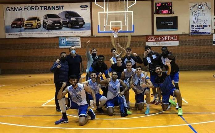 El Enrique Benítez gana en Peñarroya y se mantiene invicto (62-71)