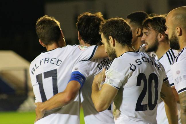 El Recreativo resucita al Marbella (2-0)