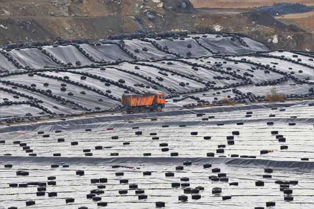 El tráfico continental de residuos tóxicos hacia Nerva refuerza la ampliación del vertedero