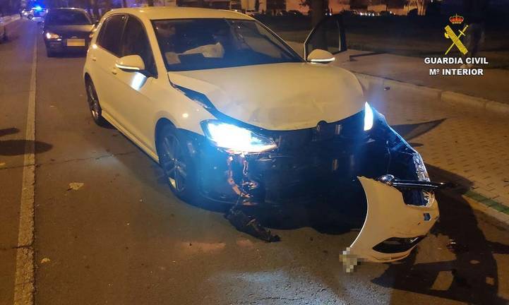 Tres detenidos en Isla por provocar un accidente en una carrera de coches clandestina