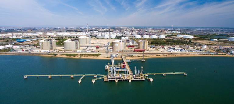 El primer buque de suministro de gas natural licuado se abastecerá en el Puerto de Huelva
